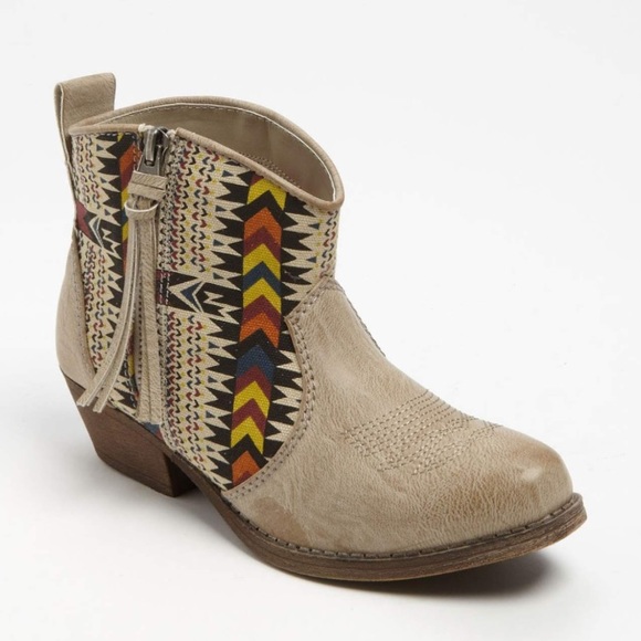 Big Buddha Shoes - Big Buddha Wendy Ankle Bootie